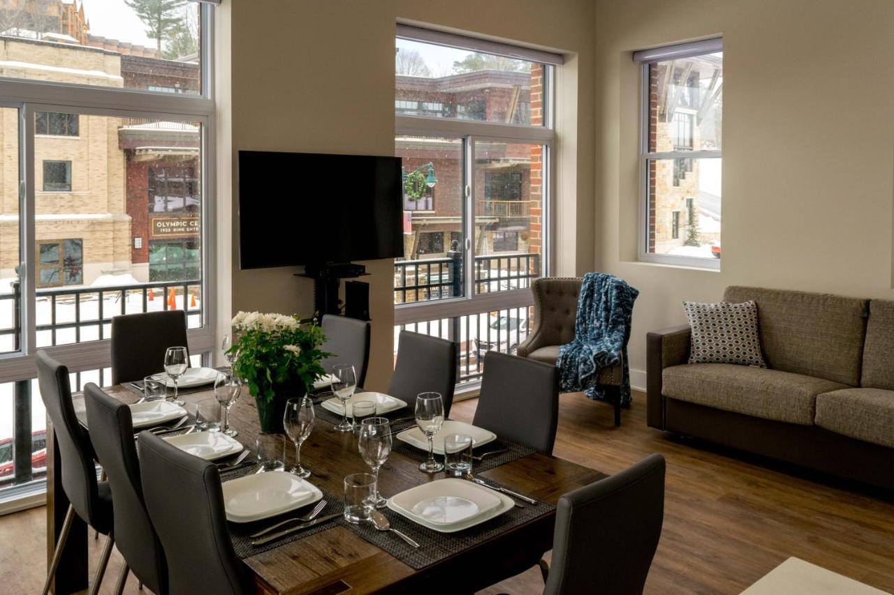 Lake Placid Inn: Main Street Esterno foto